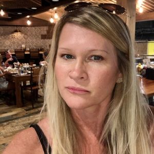 Meet your Posher, Laurie